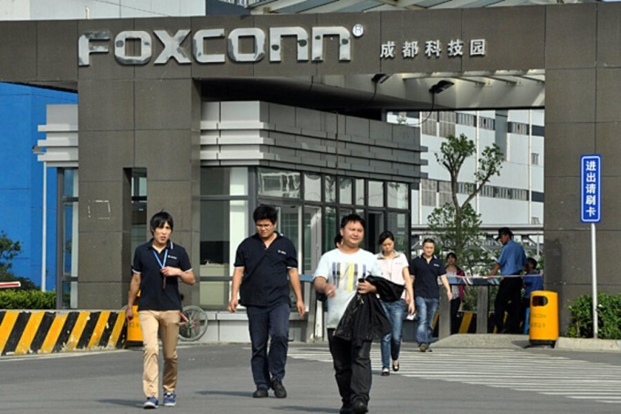 Foxconn tăng tiền tuyển công nhân sản xuất iPhone 15 Foxconn tăng tiền tuyển công nhân sản xuất iPhone 15