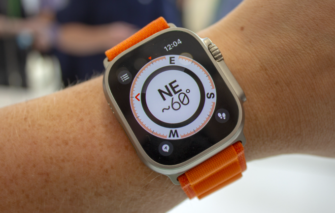 Apple đoạt giải smartwatch được yêu thích