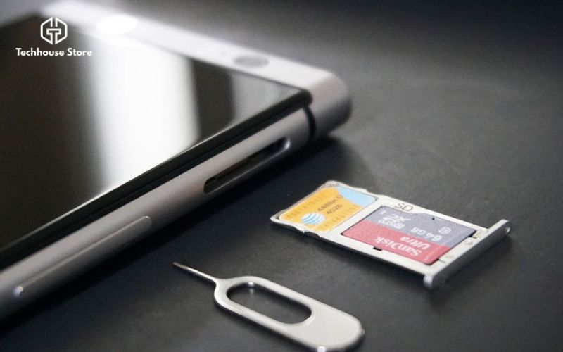 Tháo SIM và thẻ nhớ