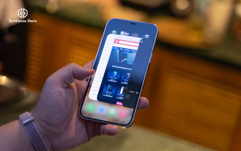 Ai nên mua iPhone 12 Pro Max năm 2025