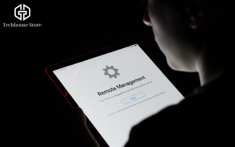 Có nên mua iPad cũ cuối 2025? Kinh nghiệm chọn máy "ngon" và cách test chuẩn màn hình ipad hiển thị cảnh báo khóa quản lý từ xa MDM